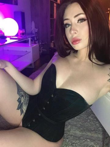 Анжела Страстная Брюнетка Мирный